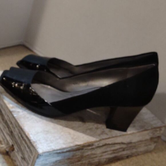 Tahari Peep Tie Heels Size 7.5 - Picture 4 of 7